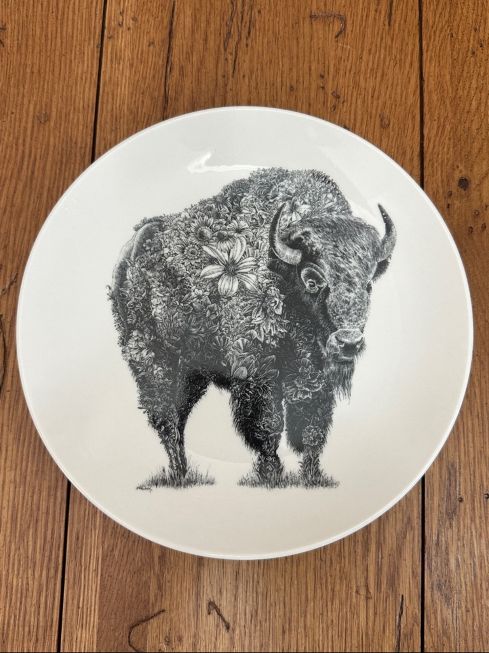 Maxwell & Willams Bison Salad Plates in Black and White - Set of 2 - Picture 4 of 8